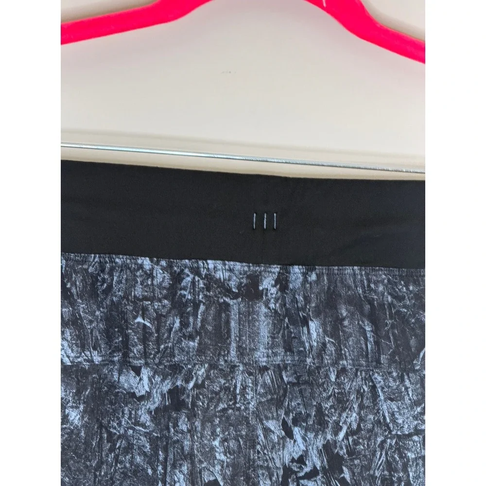 Lululemon Men's Gray Black Abstract Print Lined Running Shorts Zip Pocket 22
